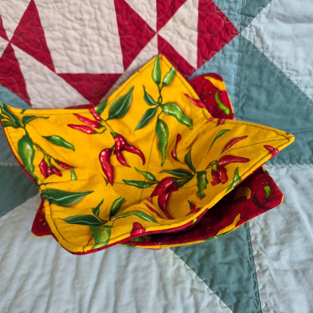 Medium Size‎ Bowl Cozy Set Reversible Chili Pepper Red Yellow Kitchen 2pc 8.5in
